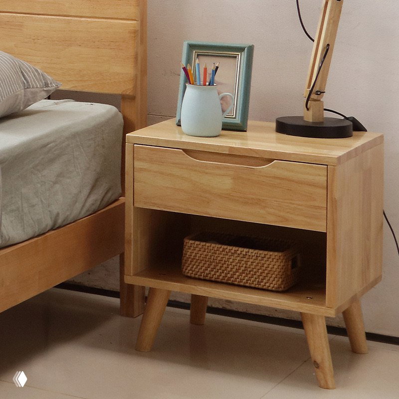 Прикроватная тумба из массива дуба