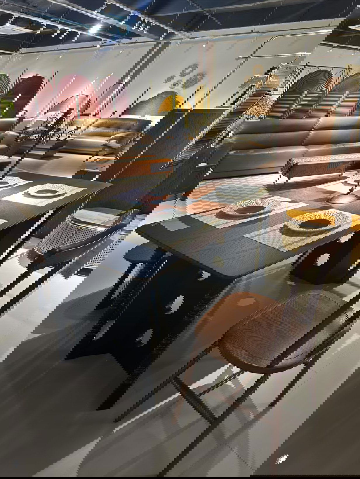 Стол обеденный из массива дуба — натуральная роскошь