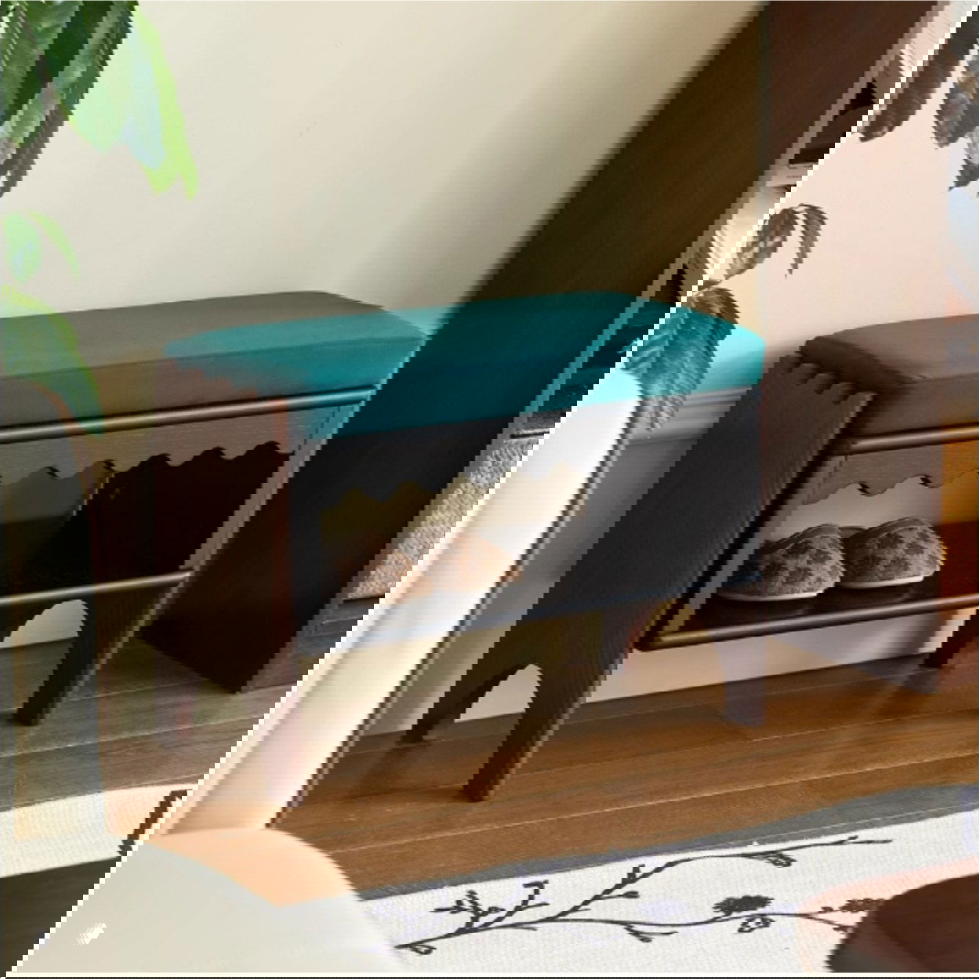 Скамейка в прихожую из массива дуба