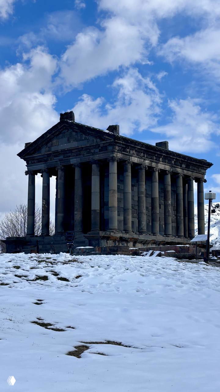 Обед с видом на Гарни — храм I века н.э.