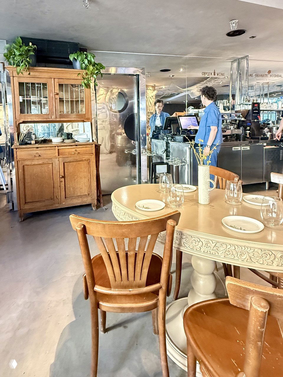 Pame — греческая рыбная таверна в Петербурге