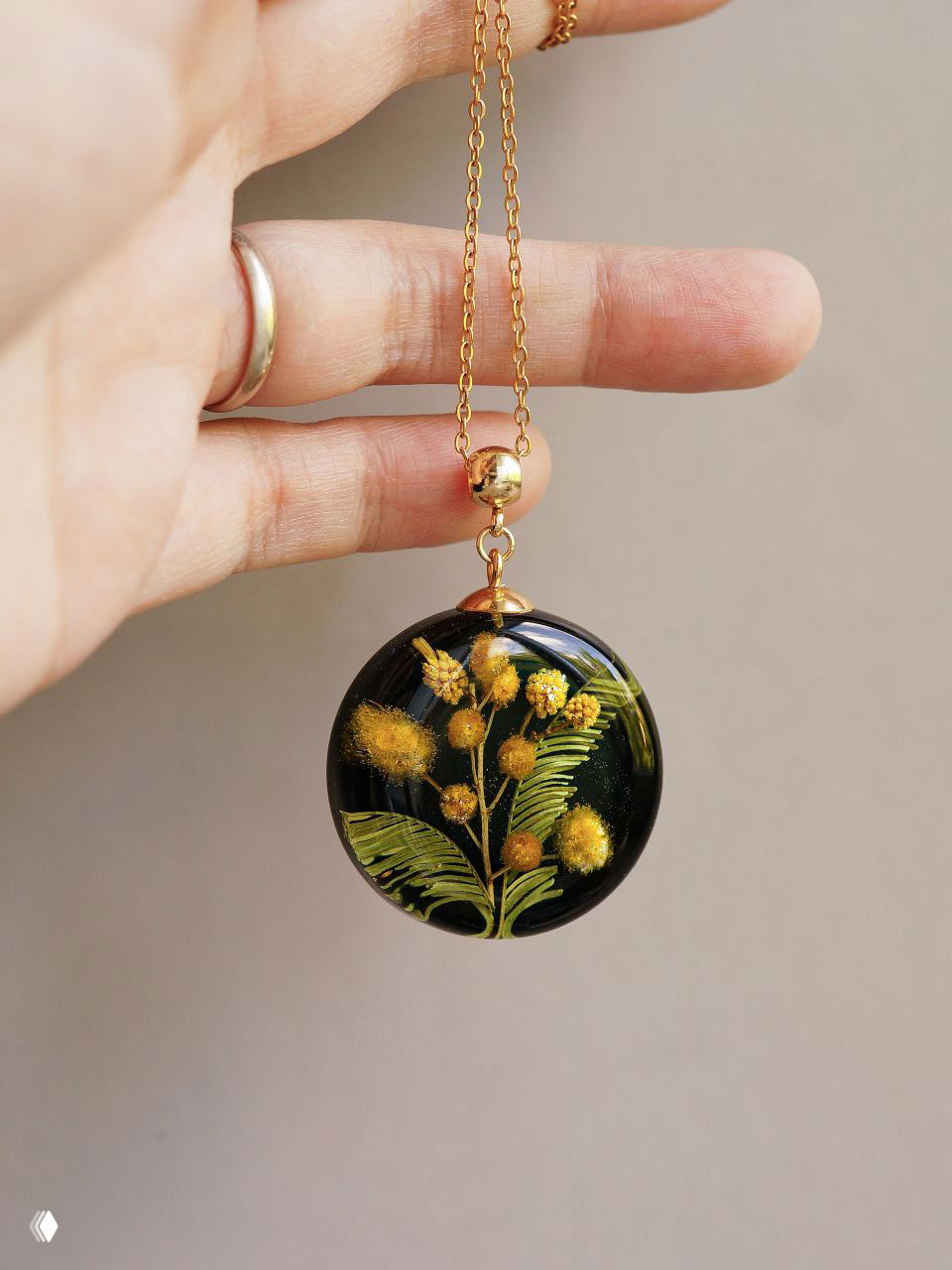 Мимоза в сушке и украшениях