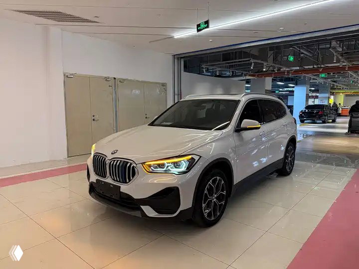 BMW X1 2022 sDrive20Li | 2022 (Китай)
