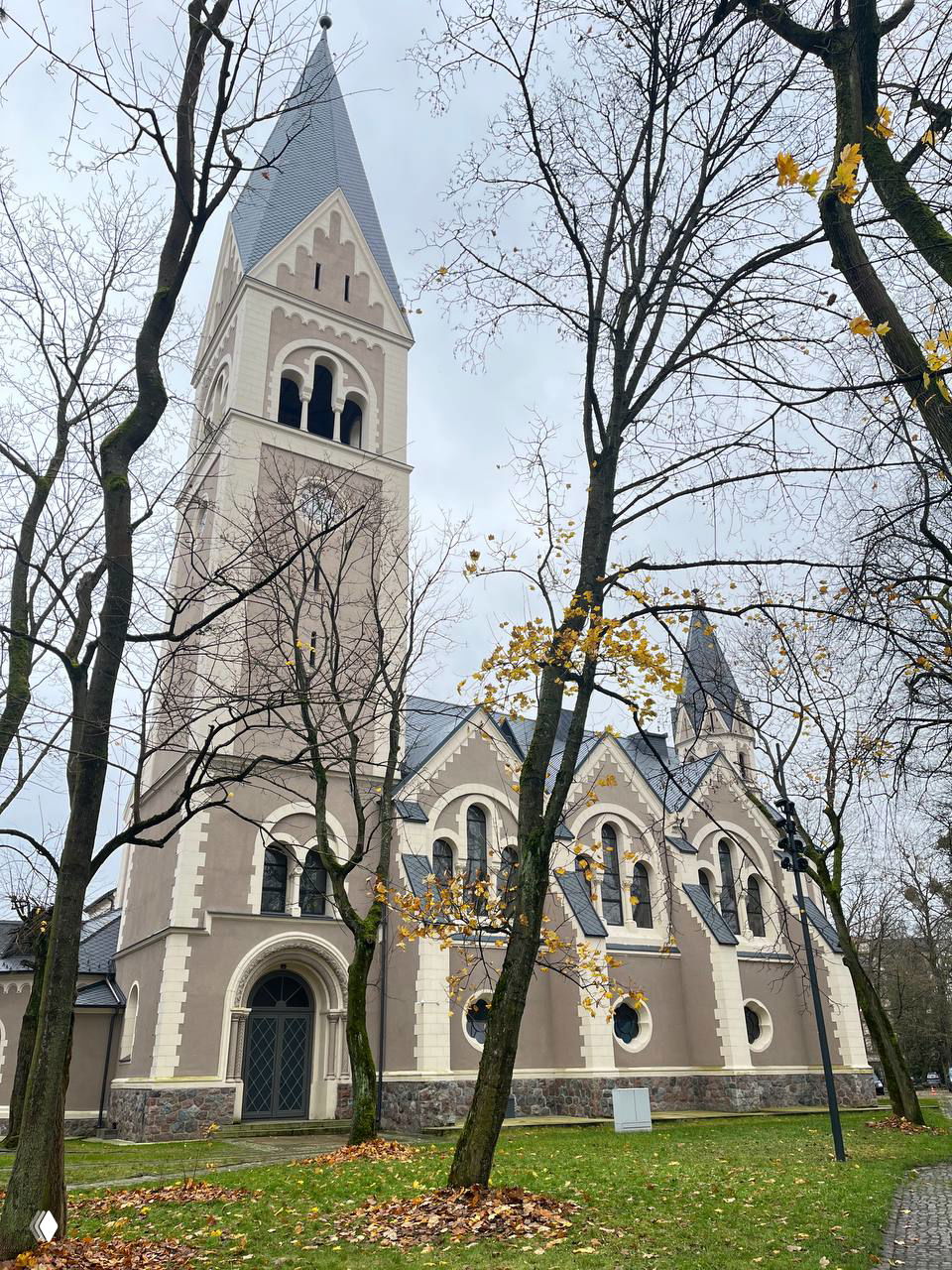 Кирха памяти Королевы Луизы (Кукольный театр)