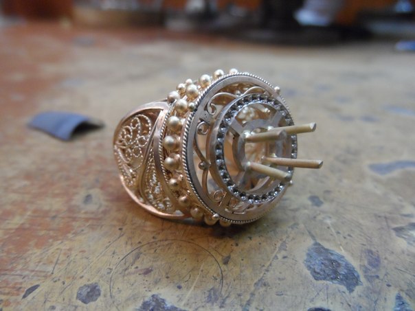 Signet Ring: filigree, granulation