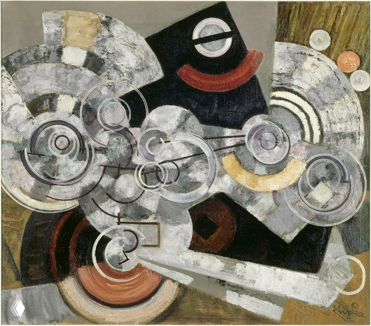 Композиция из концентрических кругов и дуг в нейтральных и охристых тонах, ощущение движущихся пластов и звуковой ритмики