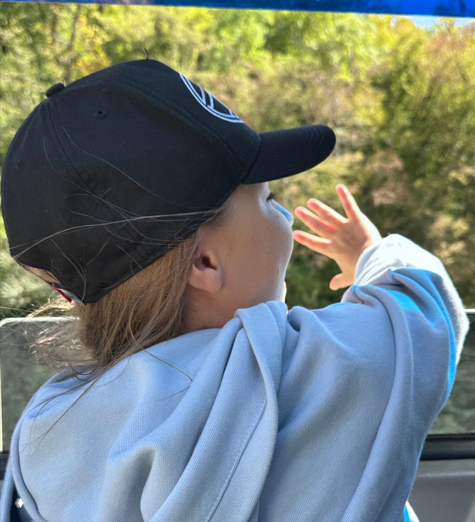 Перестала тащить дочь «в люди» и увидела гениальность