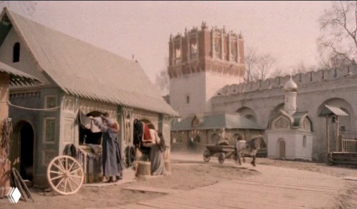 Кино рядом с Новодевичьим