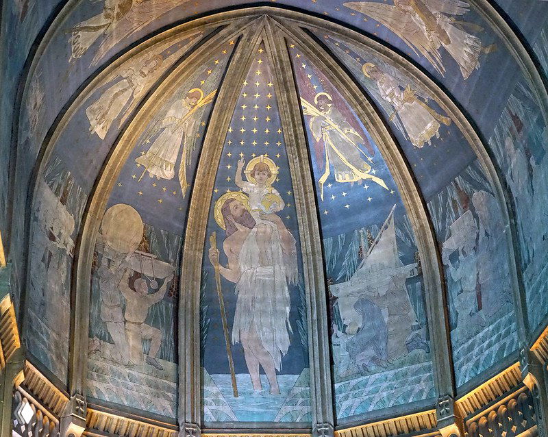 Необычные фрески в храме Сен-Кристоф-де-Жавель