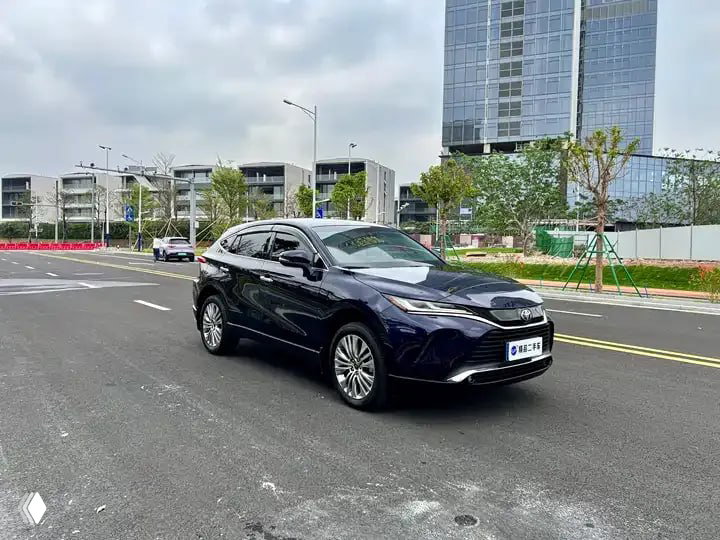 Toyota Harrier июнь 2022 (левый руль)