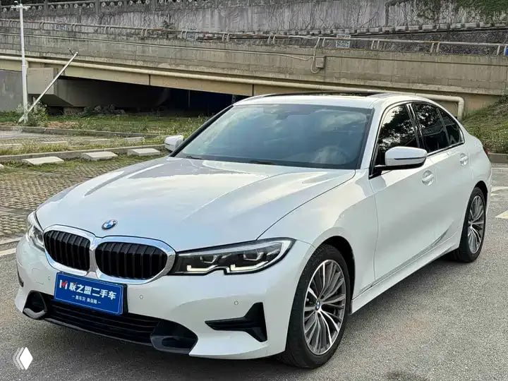 BMW 3 series 320 i — 2 л, 156 л.с., цена во Владивостоке
