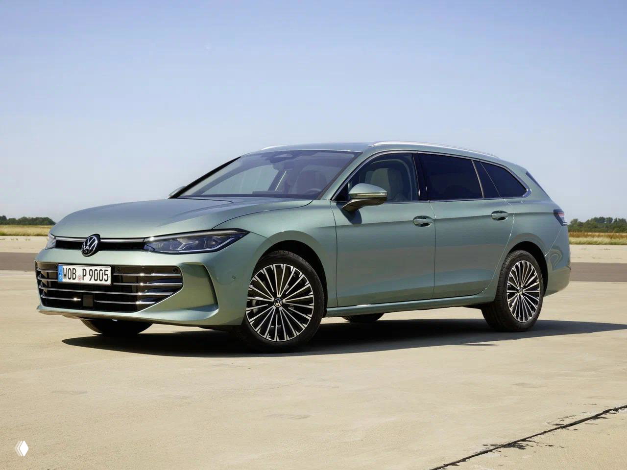 Volkswagen Passat (Magotan) в профиль на открытой площадке, вид универсала подчёркивает длинный кузов и спокойный европейский дизайн