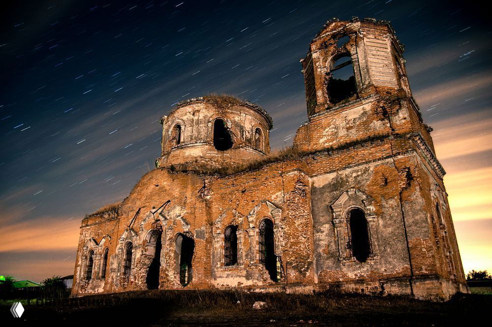 НЕСУЩЕСТВУЮЩАЯ ЦЕРКОВЬ