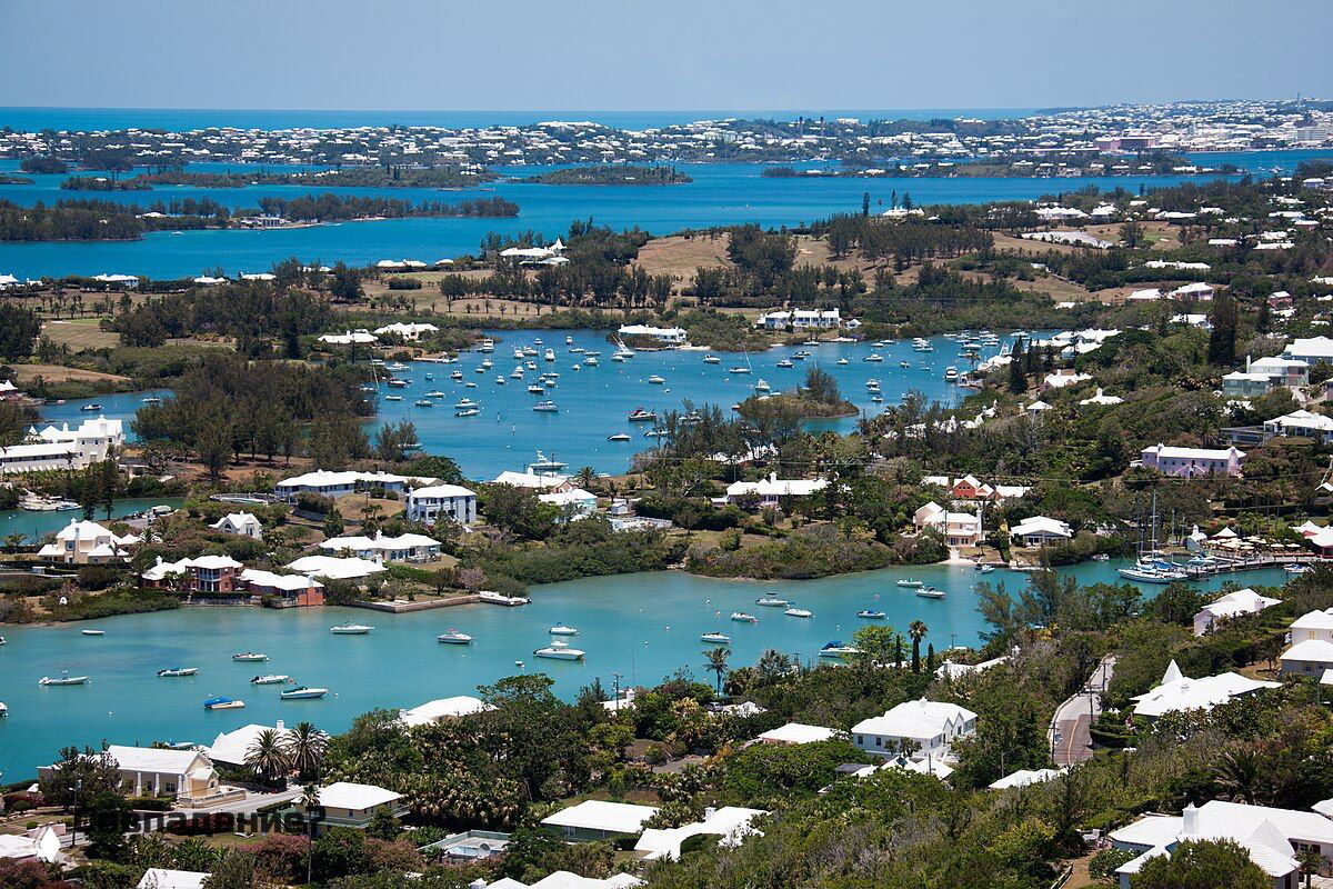 ДВА БРАТА, ОДИН ТАКСИСТ, ОДНА УЛИЦА — С РАЗНИЦЕЙ В ГОД